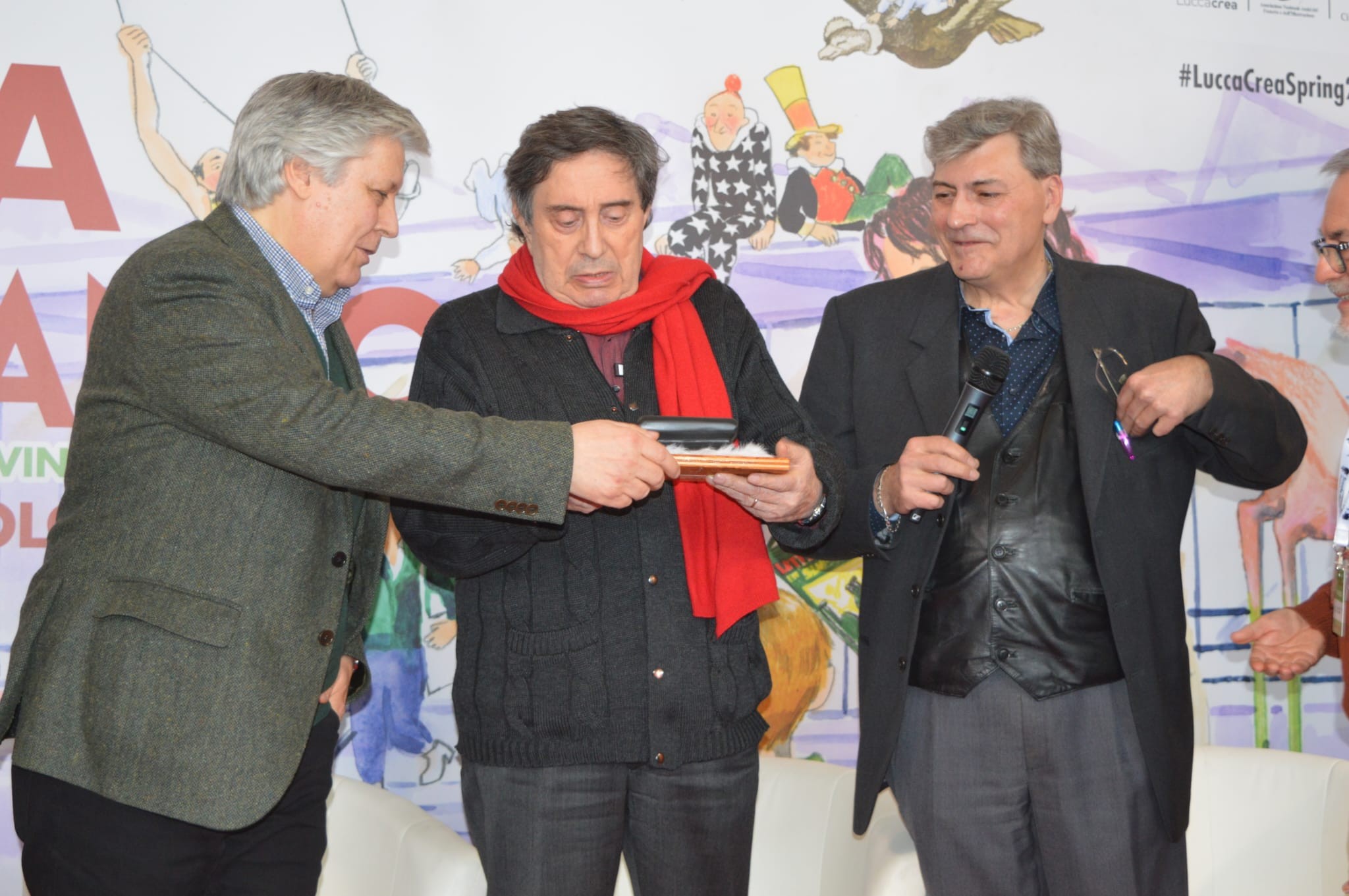 Athos Careghi riceve il premio Buduàr a Lucca Collezionando 2025
